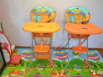 Два одинаковых столика для кормления детей,  Столик съёмный регулируется по вылету,  Легко и быстро разбирается,  В разобранном виде, компактный,  Имеются ремешки, в Ангарске