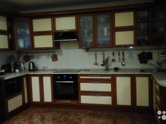 Кухонный гарнитур б/у, в хорошем состоянии,  Длина 4мх0,60см боковые 0,80см, х0,60см,1, 20смх0,60 см, в Барнауле