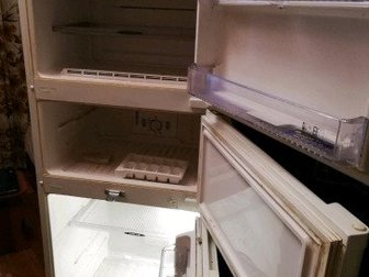 Итальянский холодильник Супра,система ноу фрост,трехкамерный,  Внимание,морозит только верхняя камера,средняя слабо,но работает! НИЖНЯЯ АБСОЛЮТНО НЕ МОРОЗИТ В ЛЮБЫХ в Белгороде