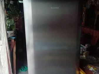Холодильник VESTEL в хорошем состоянии, отлично морозит, безшумный, цвет серебристый без вмятин и царапин, есть трещины на резинках с внешней стороны на герметичность в Белгороде