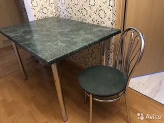 Продаю стол и четыре стула в хорошем состоянии, в Калининграде