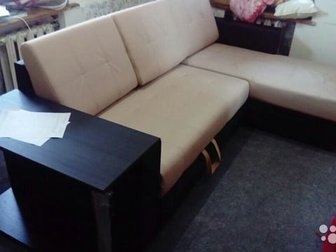 Продаём диван , в использовании меньше года, покупали за 17000 , есть документы в Кирове