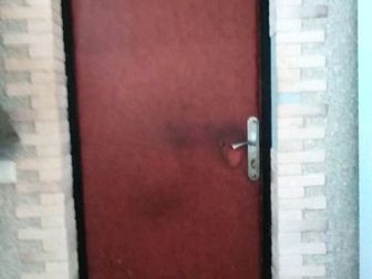 Дверь металичиская Б/У в хорошем состоянии,  размер 860 х 2000 в Курске