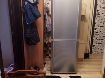 Холодильник Самсунг в рабочем состоянии, в Курске