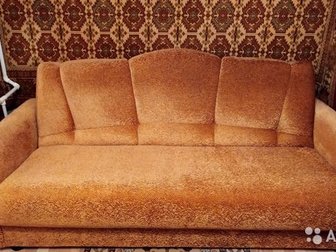 Продам диван,состояние хорошее,крепкий,устойчивый, Единственное -чуть отколоты 2 ножки,чтобы не царапал пол нужно что-то подложить, Диван раскладывается, Есть место в Липецке