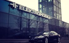 Tesla S, 2014