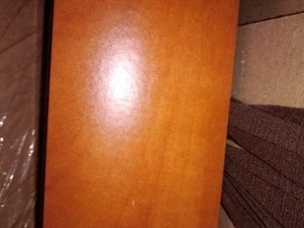 Срочно, в связи с переездом из Мурманска на ПМЖ, продам НОВОЕ, в упаковке, дверное полотно, и приложения к нему (наличники, коробка, доборы),  Цвет груша (фото в Мурманске