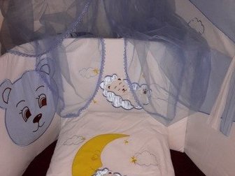 Комплект для новорожденных из высококачественного хлопка,  Состоит из 7 предметов (4 бортика, одеяло, подушка, простыня на резинке и балдахин из тонкой сеточки, в Мытищи