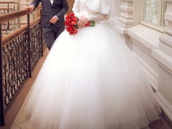Просмотреть фотографию Свадебные платья Свадебное платье шубка фата кольца 33486746 в Одинцово