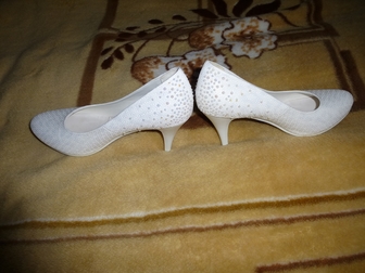 Скачать бесплатно изображение Женская одежда Туфли белые красивые 40-41 53903172 в Пятигорске