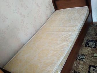Односпальная кровать б/у, в хорошем состоянии продажа срочная, без торга,  Самовывоз в Прокопьевске
