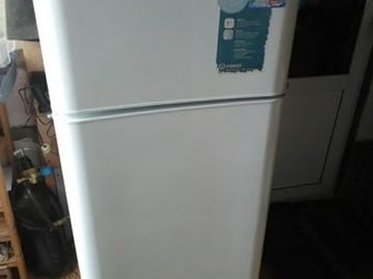 Полностью исправный чистенький ( и тихий , что немаловажно) холодильник,  габариты 145-60-60 см,  внешний вид вполне приличный, в Раменском