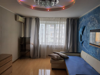 Продается 3 комнатная квартира в самом центре мкр Стройгородок,  Отличное место расположение для жизни- 3-я линия домов от дороги, в шаговой доступности сш 110 и в Ростове-на-Дону