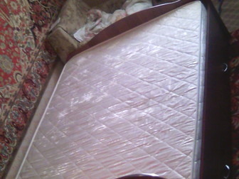Смотреть фото  Срочно продается большая 2хспальная кровать с очень удобным матрасом и 2 вместительными ящиками, 35132597 в Тихвине