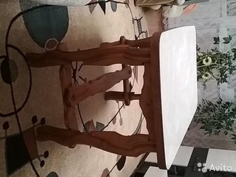 Продаю деревянный стол в хорошем состоянии,  Есть пару небольших сколов, на фото видно,  Длина стола 108, ширина 63, высота 74,   Для транспортировки стол можно в Тольятти