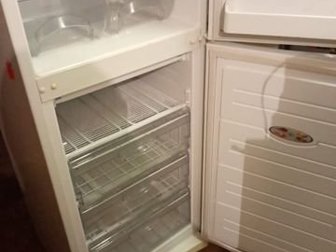 Продаю холодильник Атлант в отличном, рабочем состоянии, Размер 2,05 высота, 60 см ширина Возможна доставкаСостояние: Б/у в Тольятти