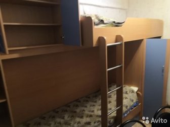 Двухэтажная кровать детская,  Б/у,  В хорошем состоянии,  Комплект дополнен встроенным платяным шкафом, шкаф-пенал, книжный шкаф, ящики (4шт), Самовывоз,  Спальное в Ульяновске