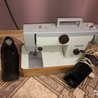 Продам швейную машинку Чайка-138 на запчасти