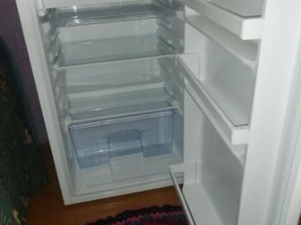 Продаю холодильник в рабочем состоянии, Ещё на гарантии,  Всё идеально работает, не шумный! Продаём в связи с приобретением нового, в Великом Новгороде