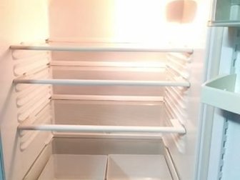 Холодильник полностью рабочий,  охлаждает и замораживает отлично,  Возможна доставкаСостояние: Б/у в Великом Новгороде