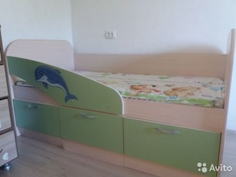 Детская кровать с бортиком, размер спального места 80*160 см,  Три вместительных ящика (два ящика выдвижных, один просто открывается (очень глубокий)),  Продается в Волжском